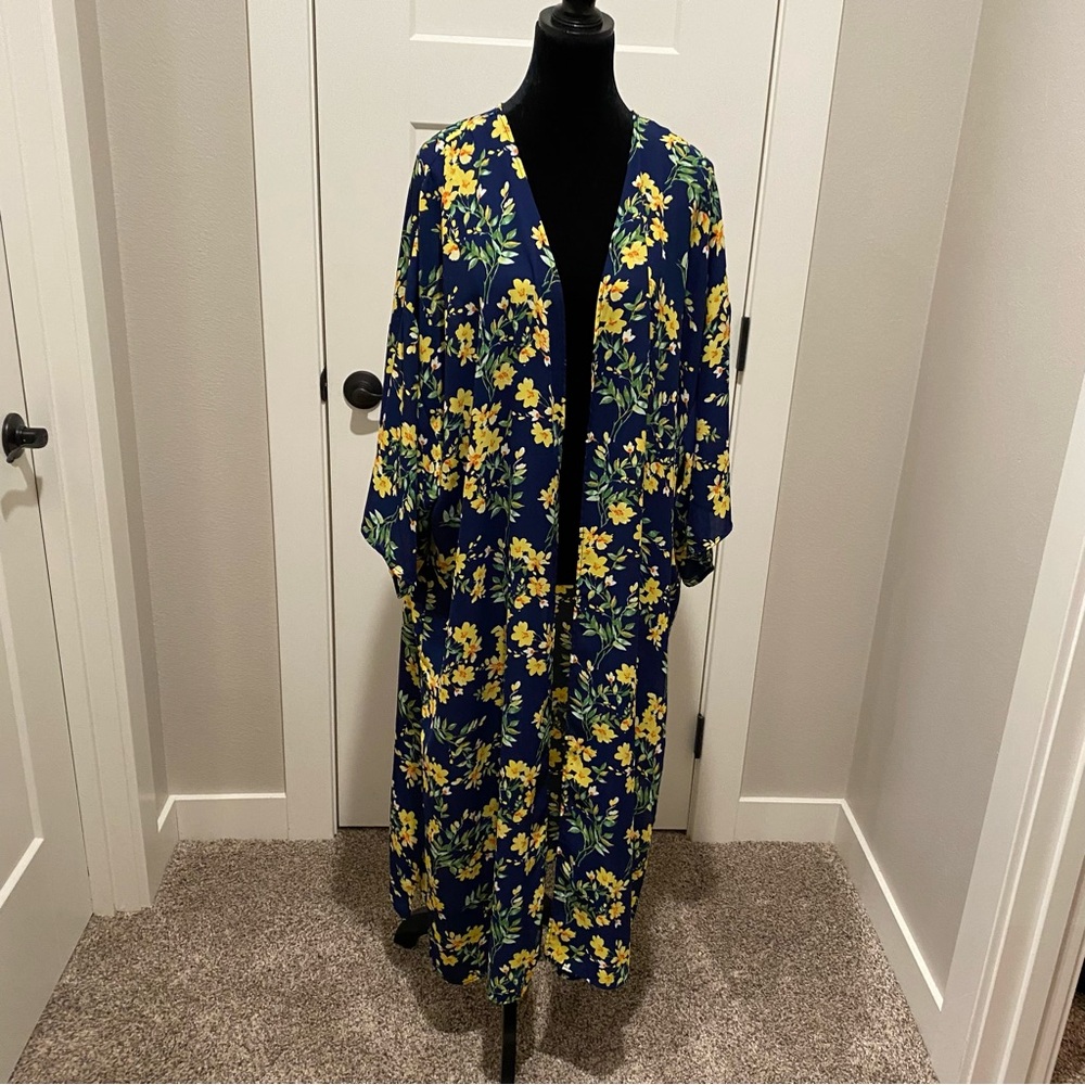 The Pioneer Woman Blue Floral Kimono